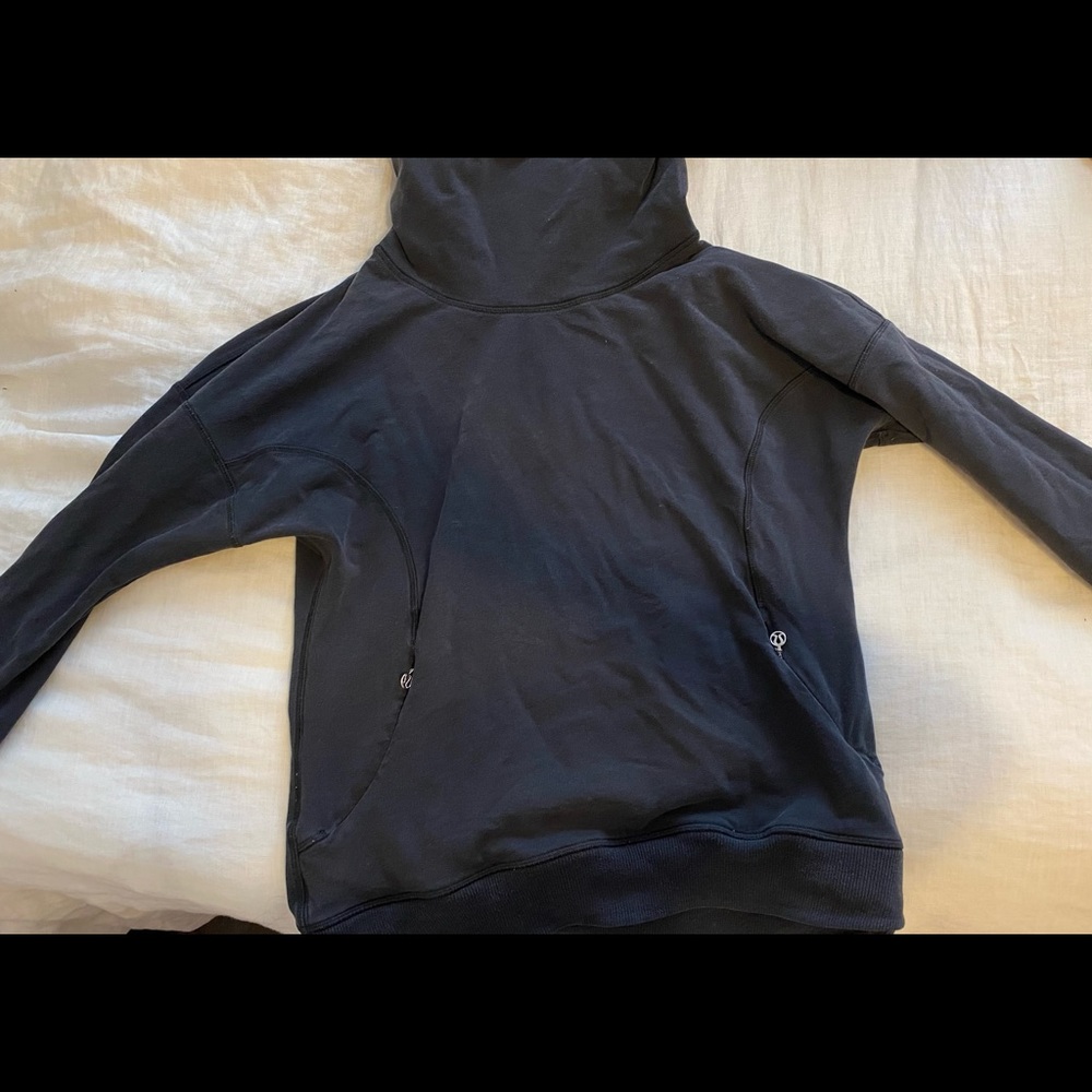 Lululemon turtleneck pullover